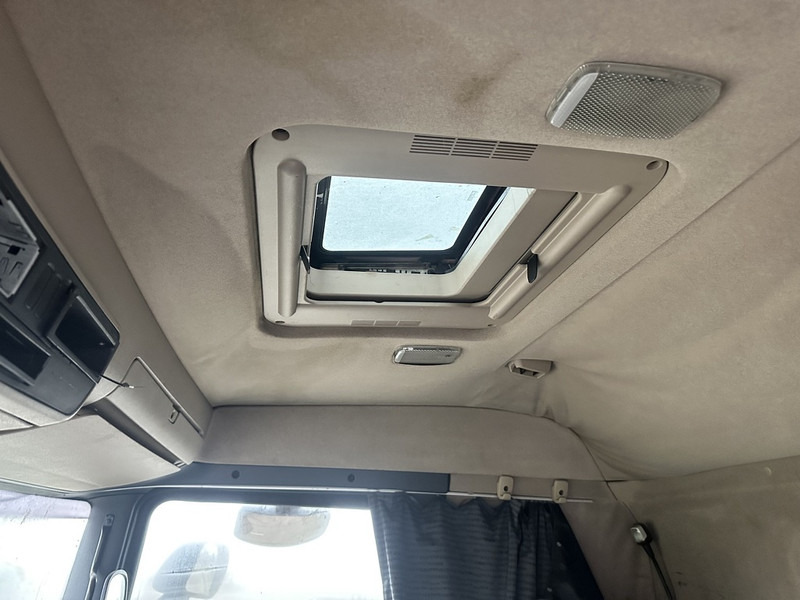 Cabeza tractora Scania P340: foto 8