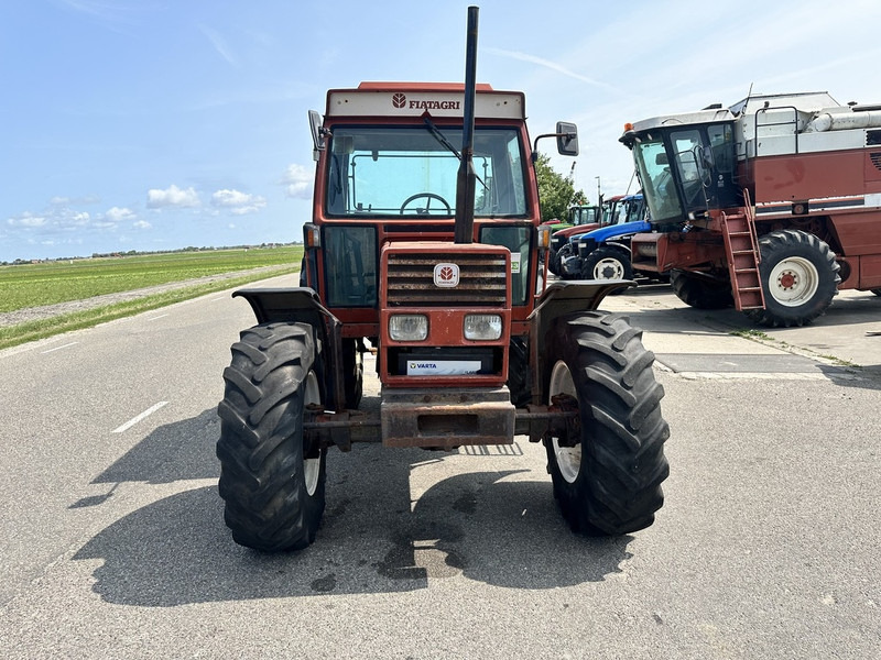 Fiat 90-90 DT - Tractor: foto 2 Fiat 90-90 DT - Tractor: foto 2