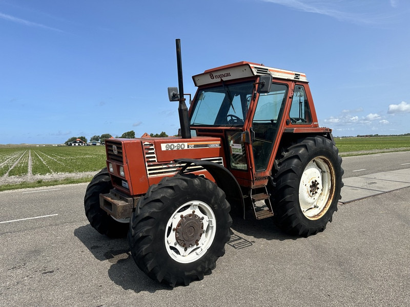 Fiat 90-90 DT - Tractor: foto 1 Fiat 90-90 DT - Tractor: foto 1