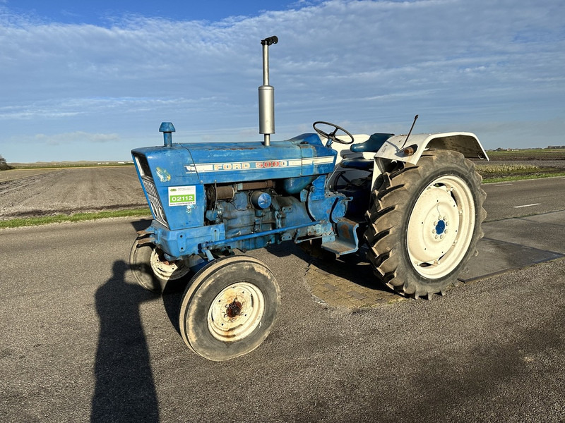 Tractor Ford 5000: foto 1