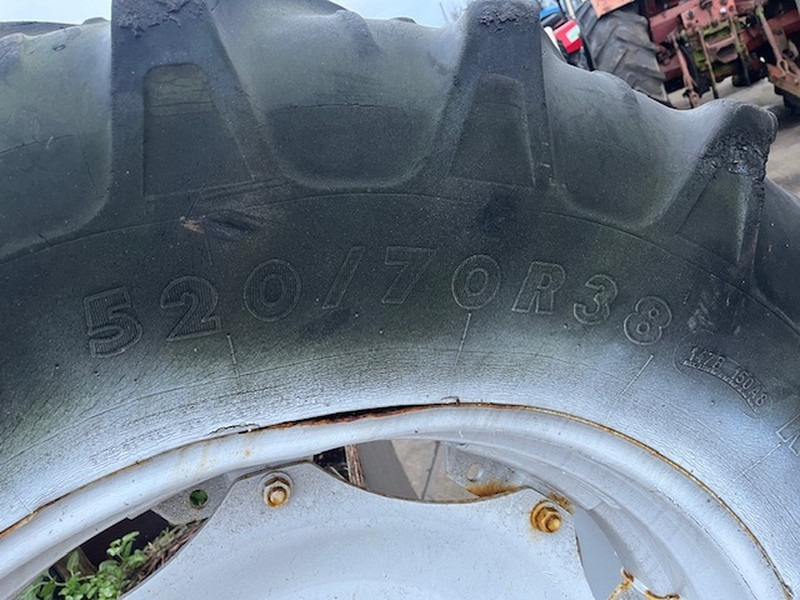 Kleber 520.70 R38 - Llanta: foto 2 Kleber 520.70 R38 - Llanta: foto 2