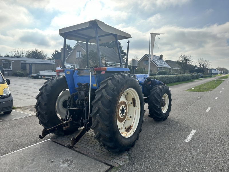Tractor New Holland 110-90 DT: foto 9