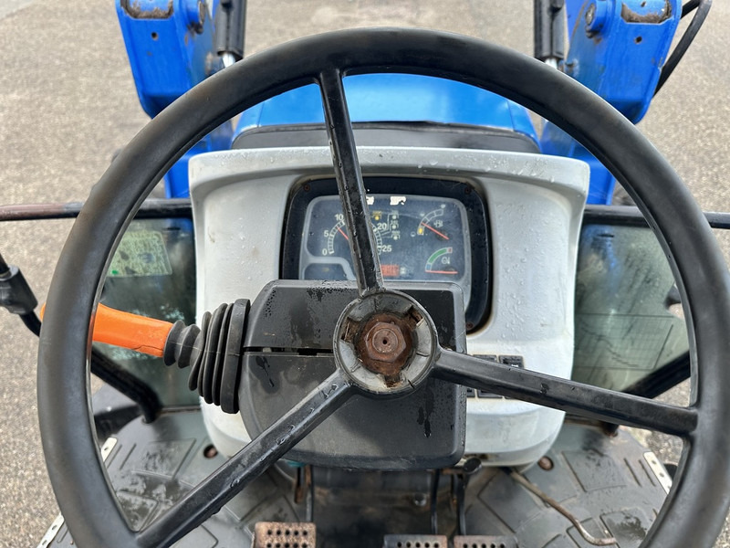 Tractor New Holland TD5.100: foto 6