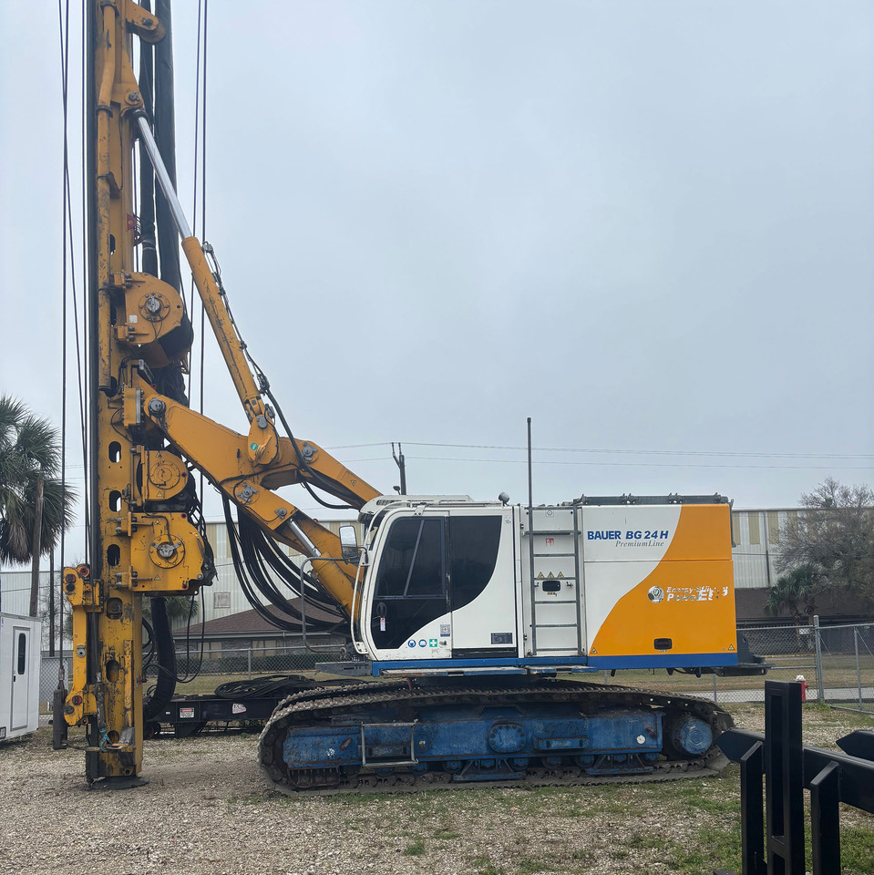 Bauer BG 24H - Martillo de hinca de pilotes: foto 1 Bauer BG 24H - Martillo de hinca de pilotes: foto 1