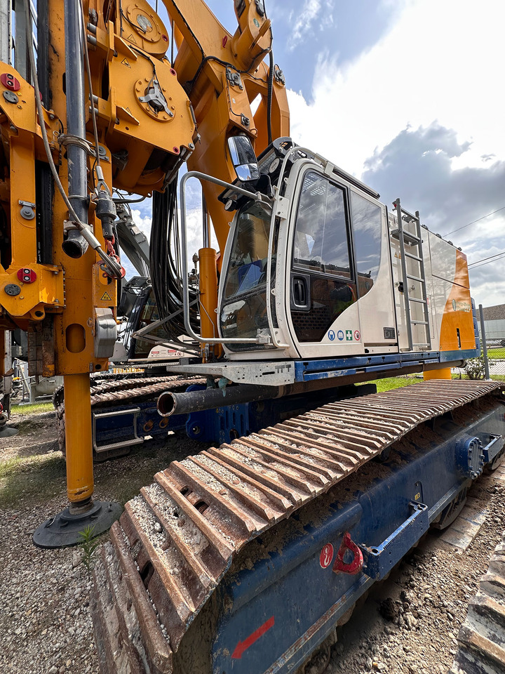 Bauer BG 28H - Martillo de hinca de pilotes: foto 2 Bauer BG 28H - Martillo de hinca de pilotes: foto 2