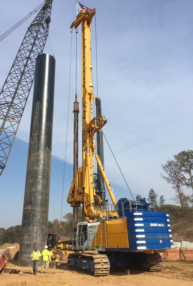 Bauer BG42 - Martillo de hinca de pilotes: foto 1 Bauer BG42 - Martillo de hinca de pilotes: foto 1