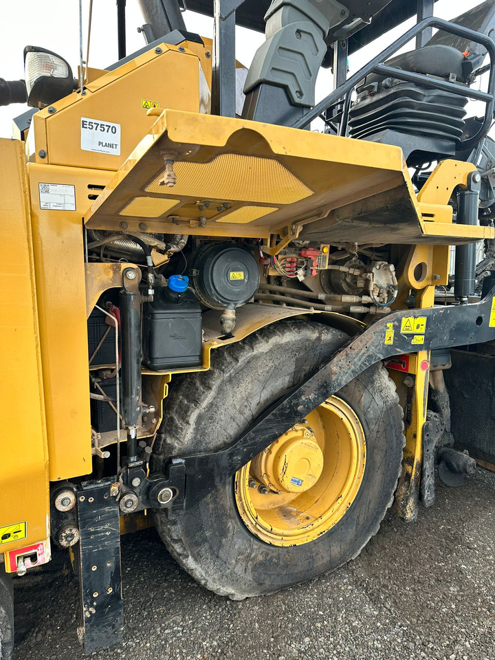 Pavimentadora de asfalto Caterpillar AP500F: foto 9
