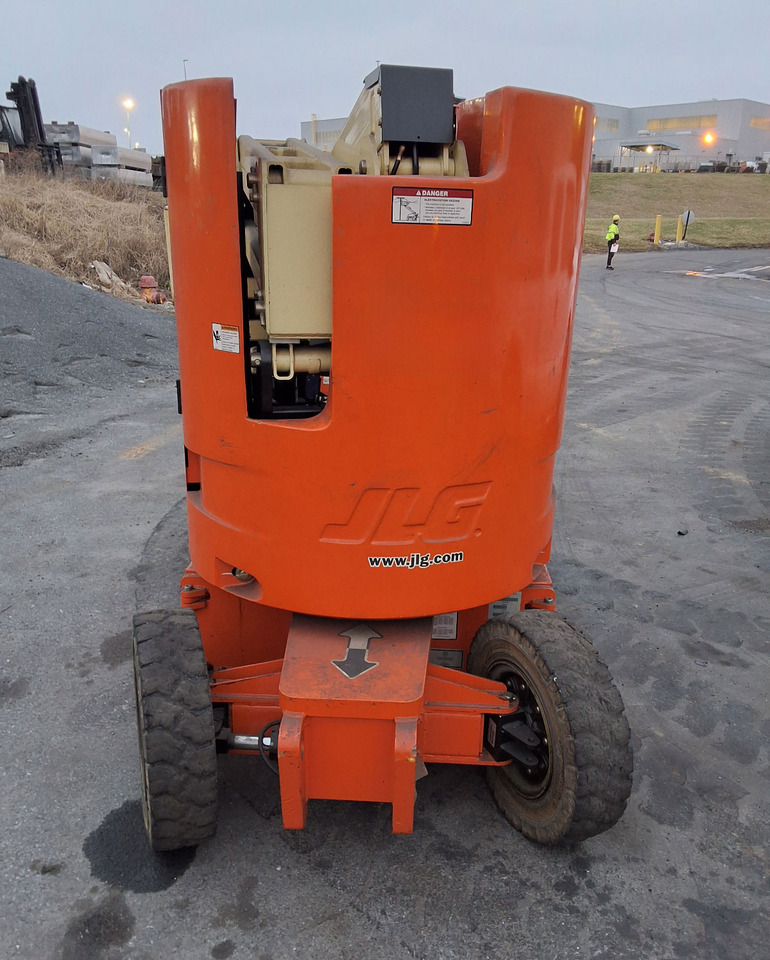 JLG E300AJP - Cargadora de ruedas telescópica: foto 5 JLG E300AJP - Cargadora de ruedas telescópica: foto 5