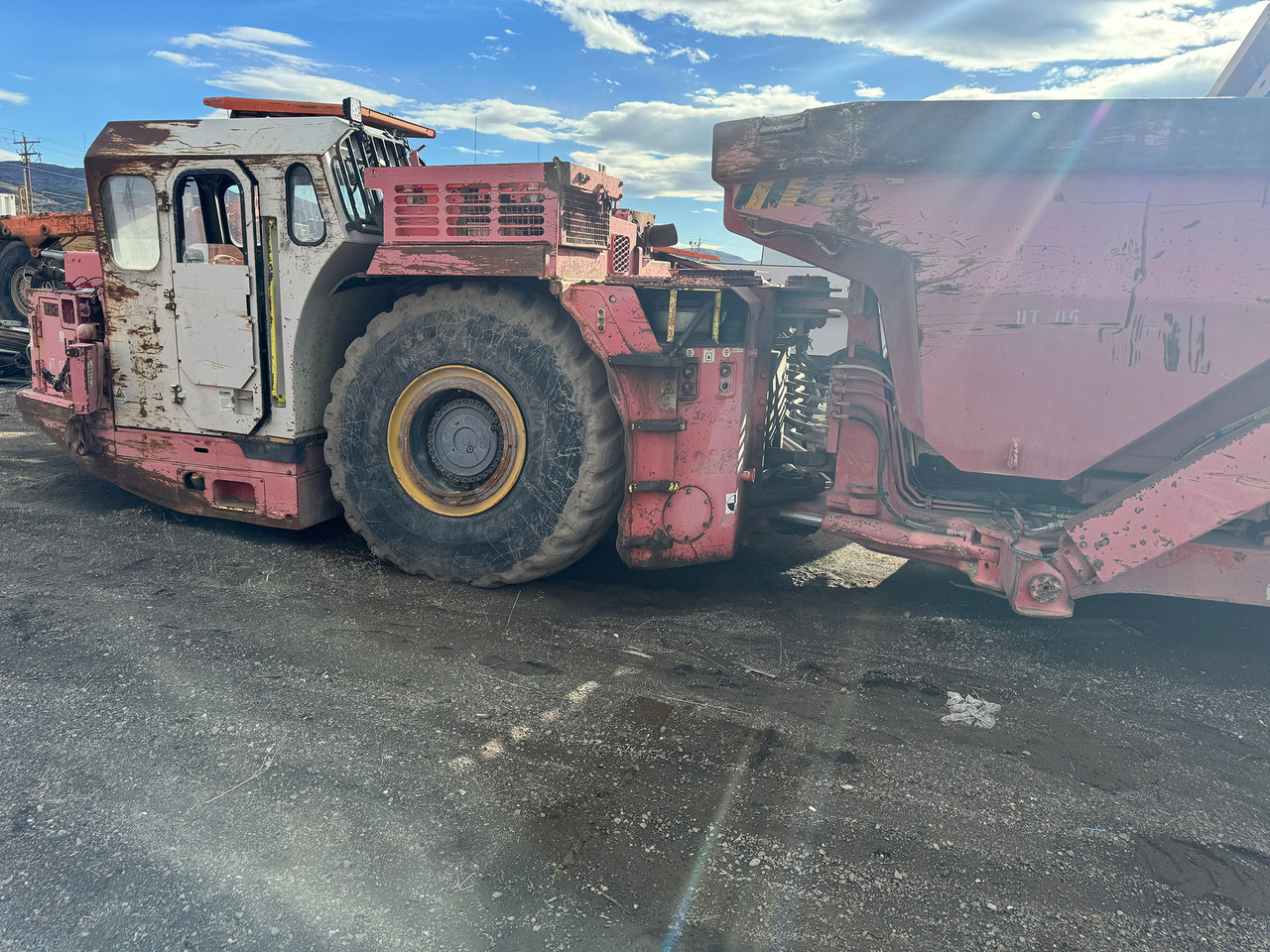 Sandvik TH430 - Maquinaria para minería: foto 2 Sandvik TH430 - Maquinaria para minería: foto 2