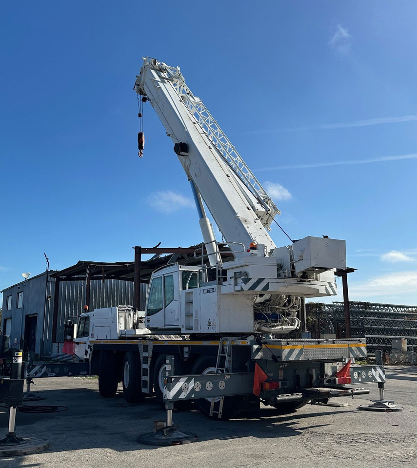 Tadano ATF 70G-4 - Autogrúa: foto 5 Tadano ATF 70G-4 - Autogrúa: foto 5