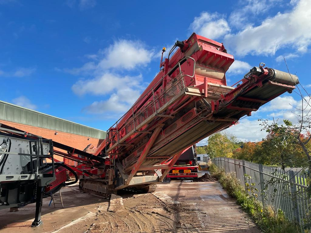 Terex Finlay 693+ - Cribadora: foto 2 Terex Finlay 693+ - Cribadora: foto 2