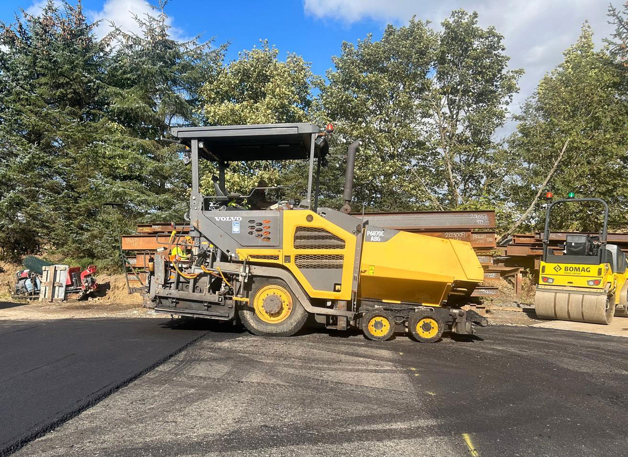 Volvo ABG P6870C - Pavimentadora de asfalto: foto 1 Volvo ABG P6870C - Pavimentadora de asfalto: foto 1