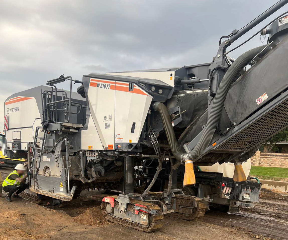 Wirtgen W 210 FI - Fresadora en frío: foto 2 Wirtgen W 210 FI - Fresadora en frío: foto 2