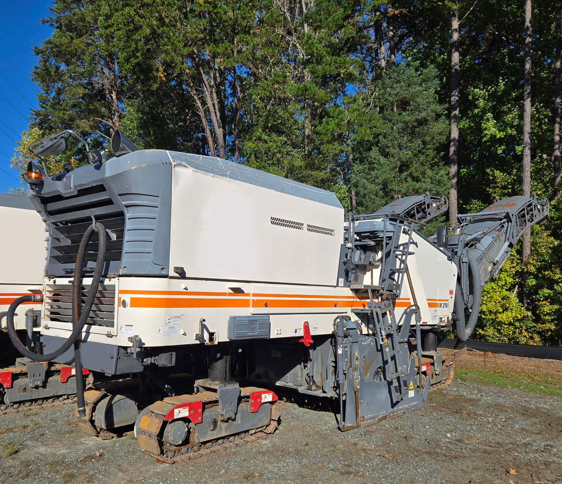 Wirtgen W 210 i - Fresadora en frío: foto 1 Wirtgen W 210 i - Fresadora en frío: foto 1