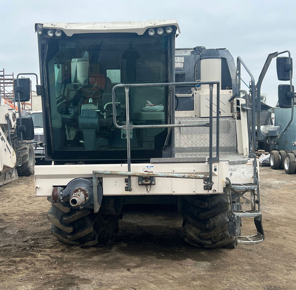 Wirtgen WR 240 I - Estabilizador de suelos: foto 3 Wirtgen WR 240 I - Estabilizador de suelos: foto 3