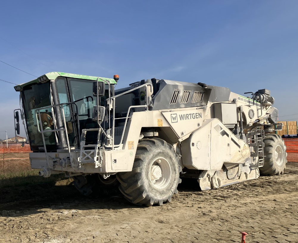 Wirtgen WR 250 I - Estabilizador de suelos: foto 1 Wirtgen WR 250 I - Estabilizador de suelos: foto 1