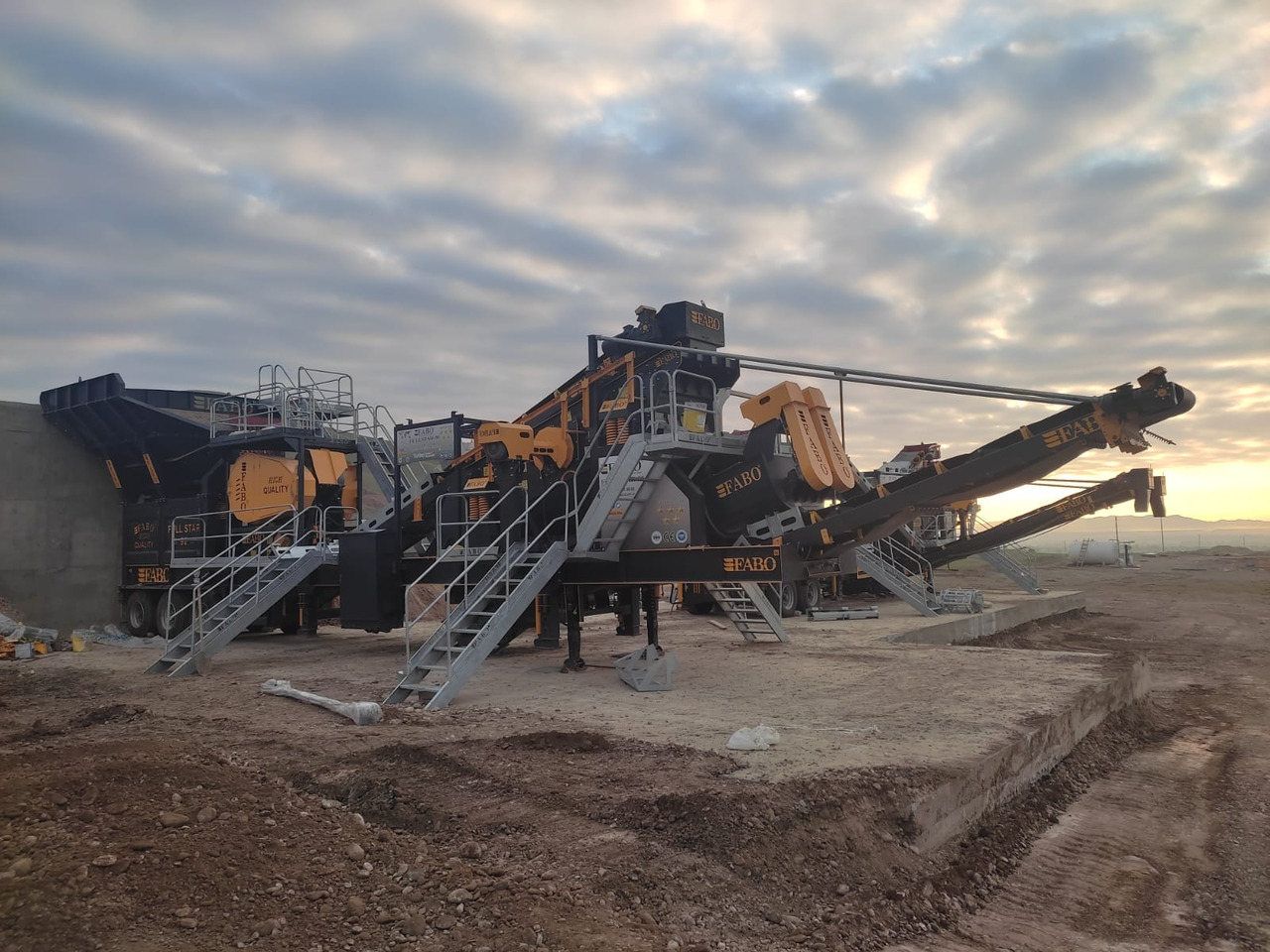 Maquinaria para minería nuevo FABO mining machinery - crushing plant: foto 14