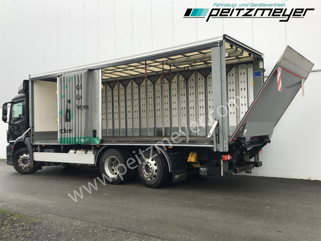 MERCEDES-BENZ Antos 2543 LL Getränke Schiebeplane Retarder, 2 x AHK, LBW 2 t., Lenkachse - Camión transporte de bebidas: foto 4 MERCEDES-BENZ Antos 2543 LL Getränke Schiebeplane Retarder, 2 x AHK, LBW 2 t., Lenkachse - Camión transporte de bebidas: foto 4