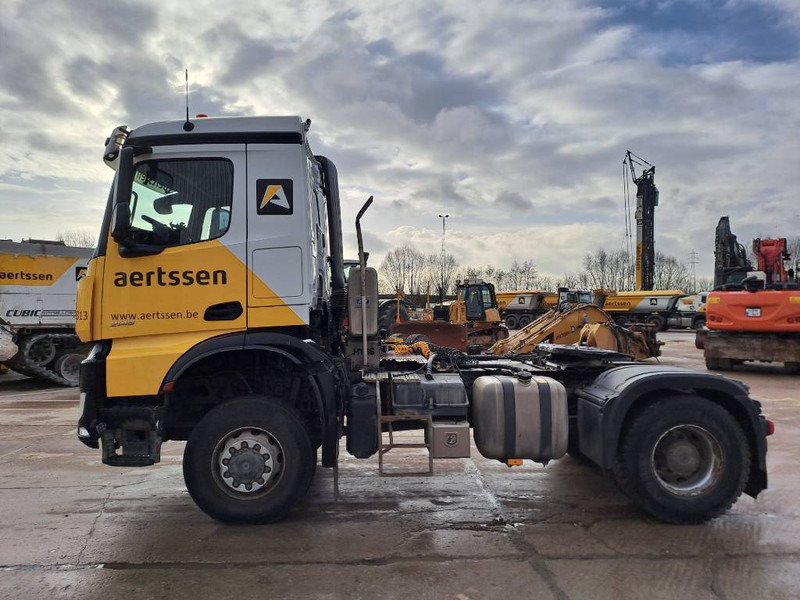Mercedes-Benz Arocs 2045 - Cabeza tractora: foto 1 Mercedes-Benz Arocs 2045 - Cabeza tractora: foto 1