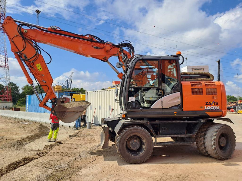 Hitachi ZX140WTB-6 - Excavadora de ruedas: foto 1 Hitachi ZX140WTB-6 - Excavadora de ruedas: foto 1