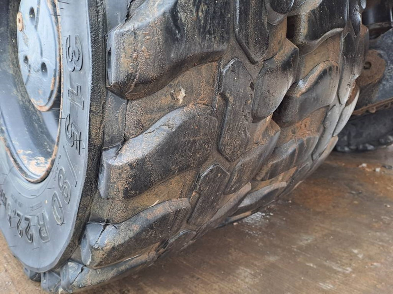 Excavadora de ruedas Hitachi ZX140WTB-6: foto 12