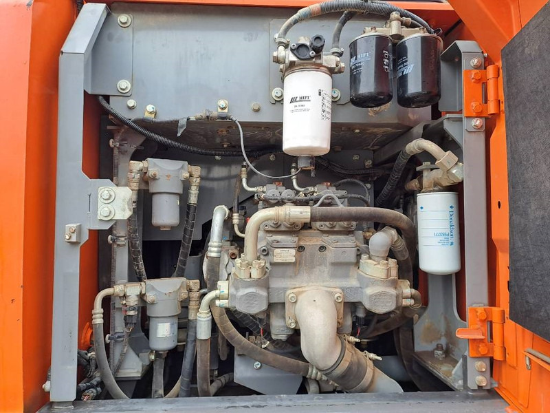 Excavadora de ruedas Hitachi ZX140WTB-6: foto 17