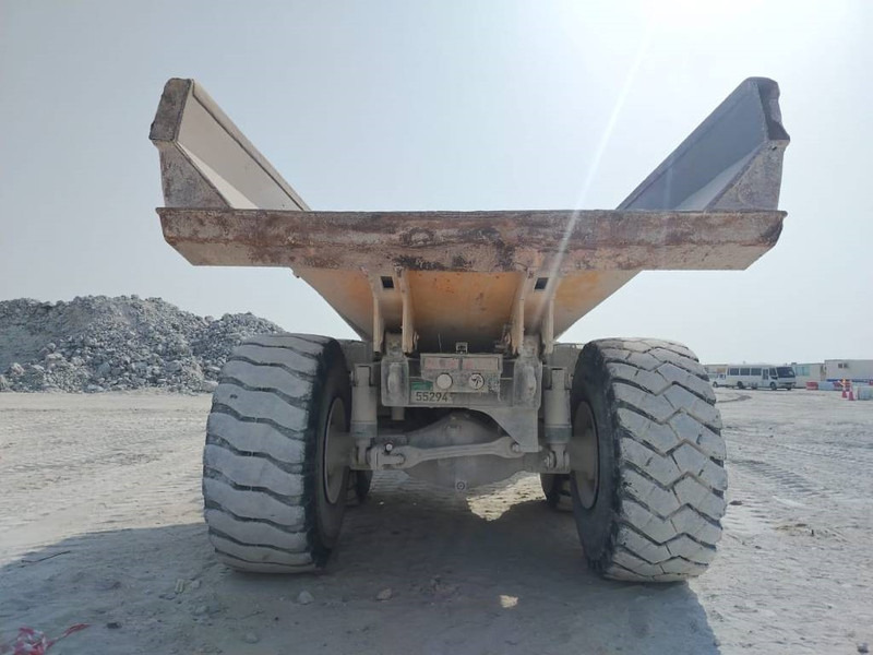 Dúmper articulado Komatsu HM400-3R (4 pieces available in Abu Dhabi): foto 8