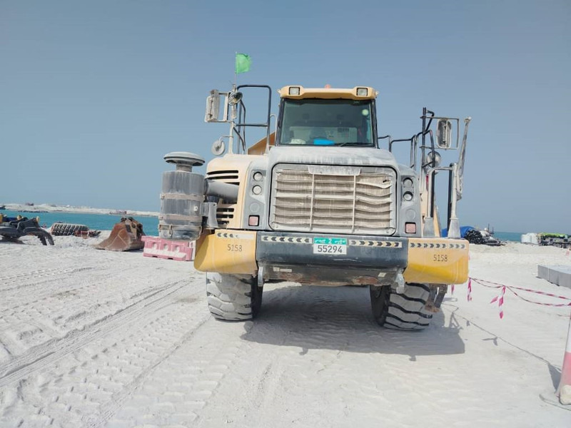 Dúmper articulado Komatsu HM400-3R (4 pieces available in Abu Dhabi): foto 6