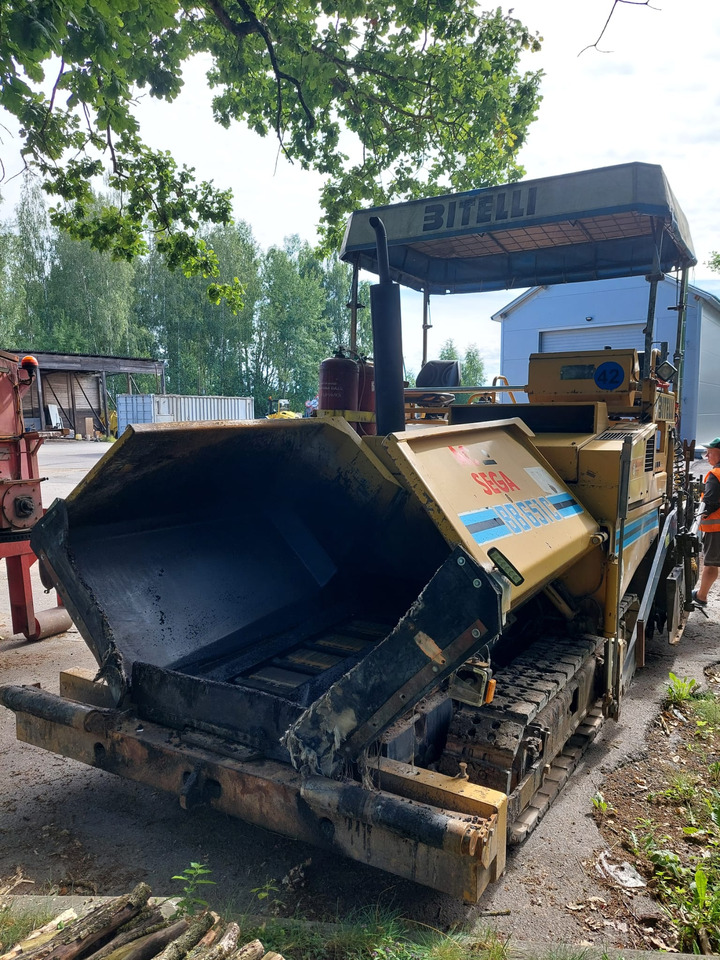 BITELLI BB651 Caterpillar - Pavimentadora de asfalto: foto 2 BITELLI BB651 Caterpillar - Pavimentadora de asfalto: foto 2