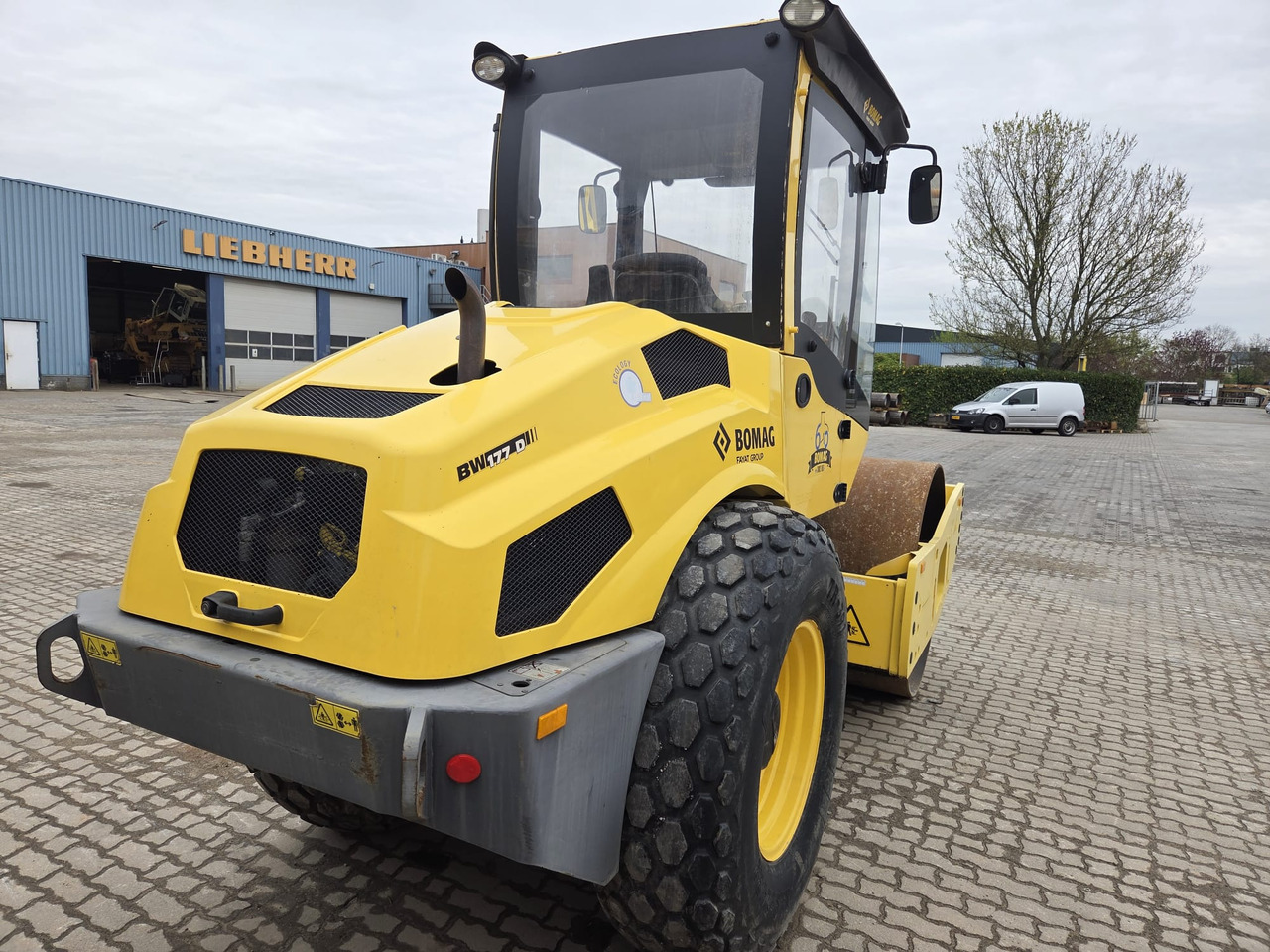 BOMAG BW177D-5 - Compactador: foto 2 BOMAG BW177D-5 - Compactador: foto 2
