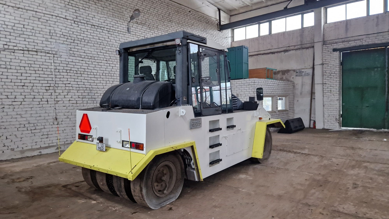BOMAG BW24 R - Rodillo de neumáticos: foto 2 BOMAG BW24 R - Rodillo de neumáticos: foto 2