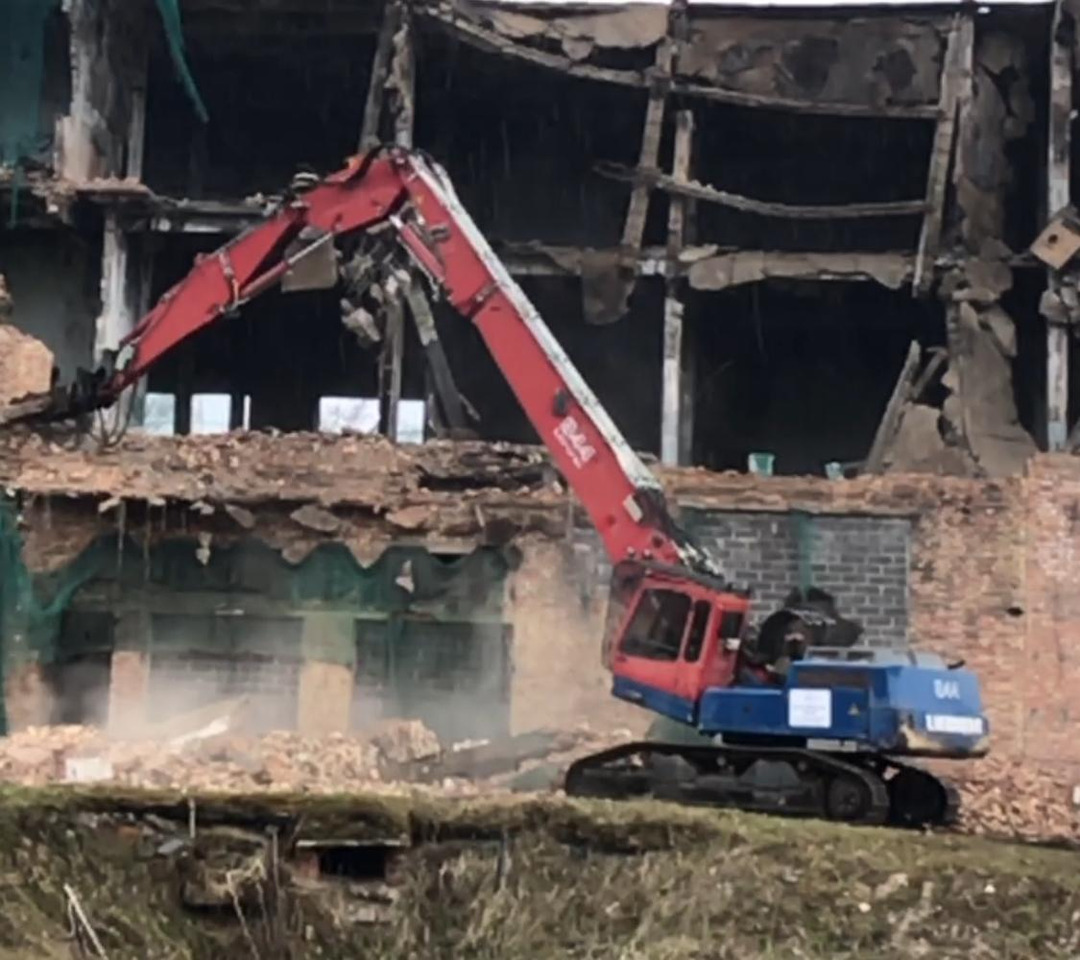LIEBHERR R944B VH-HD. UHD boom and standart boom included. - Excavadora de demolición: foto 1 LIEBHERR R944B VH-HD. UHD boom and standart boom included. - Excavadora de demolición: foto 1