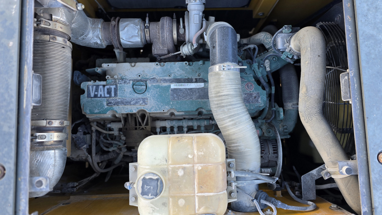 Excavadora de cadenas VOLVO EC300EL: foto 16 Excavadora de cadenas VOLVO EC300EL: foto 16