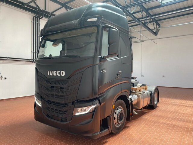 IVECO S-Way AS440S49T/P-AF4T COMFORT AERO PREMIUM LED... - Cabeza tractora: foto 1 IVECO S-Way AS440S49T/P-AF4T COMFORT AERO PREMIUM LED... - Cabeza tractora: foto 1