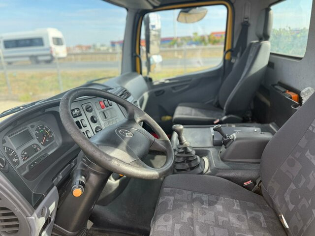 MERCEDES-BENZ Atego 1022 L Pritsche / Klima / Tachograph... - Grua de remolque autos: foto 2 MERCEDES-BENZ Atego 1022 L Pritsche / Klima / Tachograph... - Grua de remolque autos: foto 2