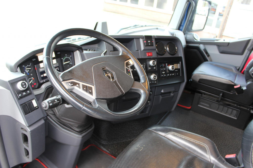 Renault T 520 E6 High  2Tanks Kühlbox Leder 2 Betten - Cabeza tractora: foto 4 Renault T 520 E6 High  2Tanks Kühlbox Leder 2 Betten - Cabeza tractora: foto 4