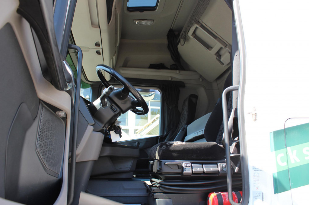 Scania R 450 Retarder Standklima Kühlbox Navi 2 Tanks - Cabeza tractora: foto 4 Scania R 450 Retarder Standklima Kühlbox Navi 2 Tanks - Cabeza tractora: foto 4