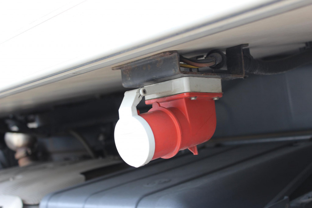 Iveco Eurocargo ML190-280L E6 CS 1250 Mt Tür+LBW FRC - Camión frigorífico: foto 5 Iveco Eurocargo ML190-280L E6 CS 1250 Mt Tür+LBW FRC - Camión frigorífico: foto 5