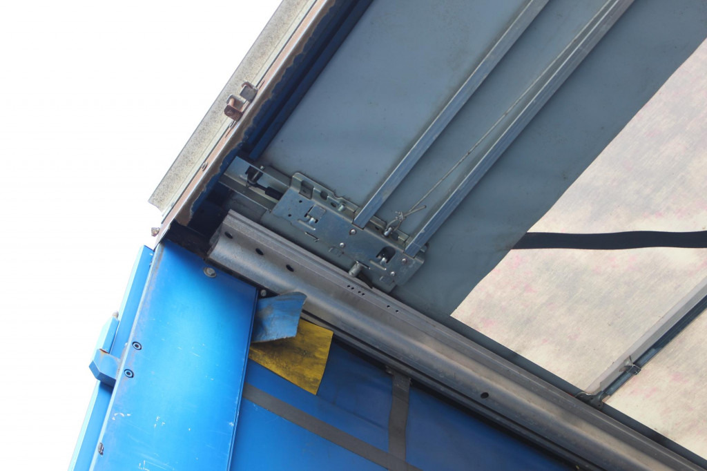 KOEGEL Standard Plane Liftachse Stapleraufnahme SAF - Semirremolque lona: foto 4 KOEGEL Standard Plane Liftachse Stapleraufnahme SAF - Semirremolque lona: foto 4