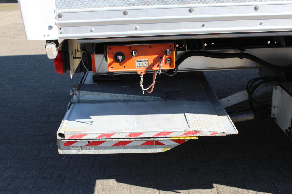 Mercedes-Benz Antos 1830 E6 Koffer 7,7m LBW Rolltor - Camión caja cerrada: foto 2 Mercedes-Benz Antos 1830 E6 Koffer 7,7m LBW Rolltor - Camión caja cerrada: foto 2