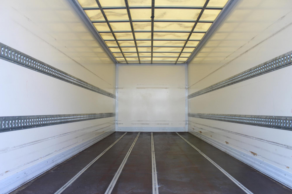 Mercedes-Benz Atego 1221 E6 Koffer Klima LDW Schalter LBW - Camión caja cerrada: foto 2 Mercedes-Benz Atego 1221 E6 Koffer Klima LDW Schalter LBW - Camión caja cerrada: foto 2