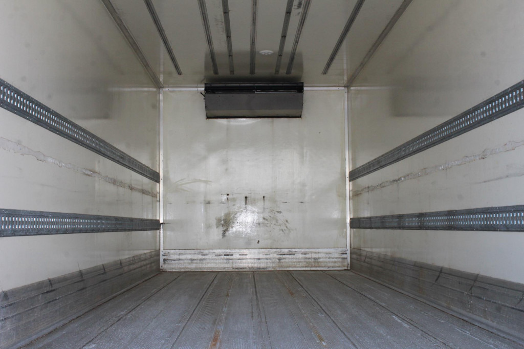 Mercedes-Benz Atego 1221 TK T-800R Tiefkühl Türen+LBW - Camión frigorífico: foto 4 Mercedes-Benz Atego 1221 TK T-800R Tiefkühl Türen+LBW - Camión frigorífico: foto 4