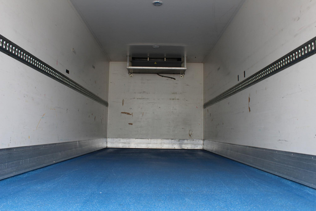 Renault D 12  Carrier Supra 550 Strom Tür LBW FRC 2027 - Camión frigorífico: foto 2 Renault D 12  Carrier Supra 550 Strom Tür LBW FRC 2027 - Camión frigorífico: foto 2