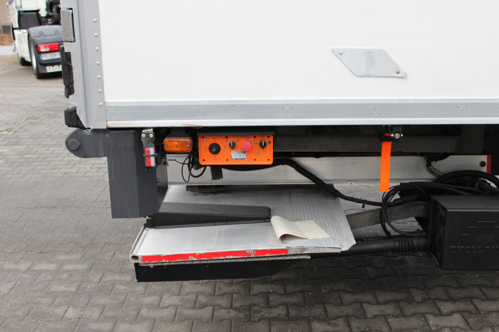 Renault D Wide E6 CS 1150Mt Bi-Temp. Tür+LBW TW Strom - Camión frigorífico: foto 5 Renault D Wide E6 CS 1150Mt Bi-Temp. Tür+LBW TW Strom - Camión frigorífico: foto 5