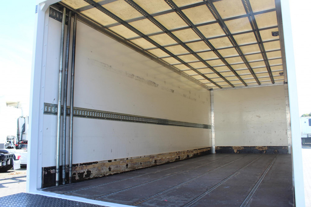 Renault D14 220E6   Laderbordwand   nur 166 Tkm   Klima - Camión caja cerrada: foto 3 Renault D14 220E6   Laderbordwand   nur 166 Tkm   Klima - Camión caja cerrada: foto 3