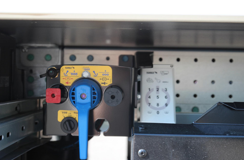 SCHMITZ Thermo King Spectrum A500 Bi-Temp DS Strom BB - Semirremolque frigorífico: foto 5 SCHMITZ Thermo King Spectrum A500 Bi-Temp DS Strom BB - Semirremolque frigorífico: foto 5