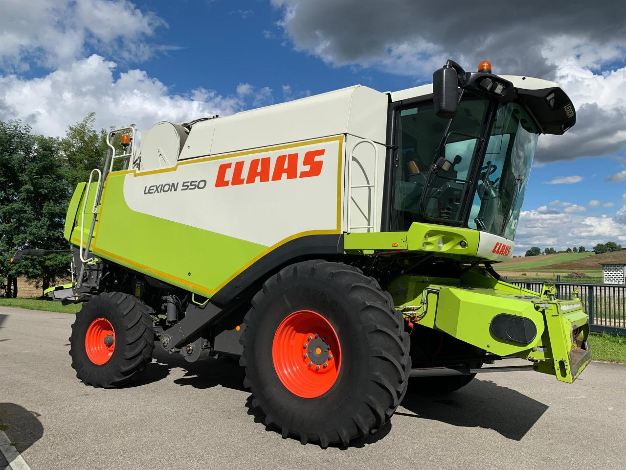 CLAAS Lexion 550 mit Schneidwerk V660, 3D und Klimaautomatik, gepflegter Zustand, Baujahr 2009 - Cosechadora de granos: foto 3 CLAAS Lexion 550 mit Schneidwerk V660, 3D und Klimaautomatik, gepflegter Zustand, Baujahr 2009 - Cosechadora de granos: foto 3
