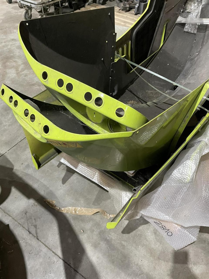 CLAAS Axion 820 Motorhaube Kotflügel Seitendeckel - Piezas de recambio: foto 4 CLAAS Axion 820 Motorhaube Kotflügel Seitendeckel - Piezas de recambio: foto 4