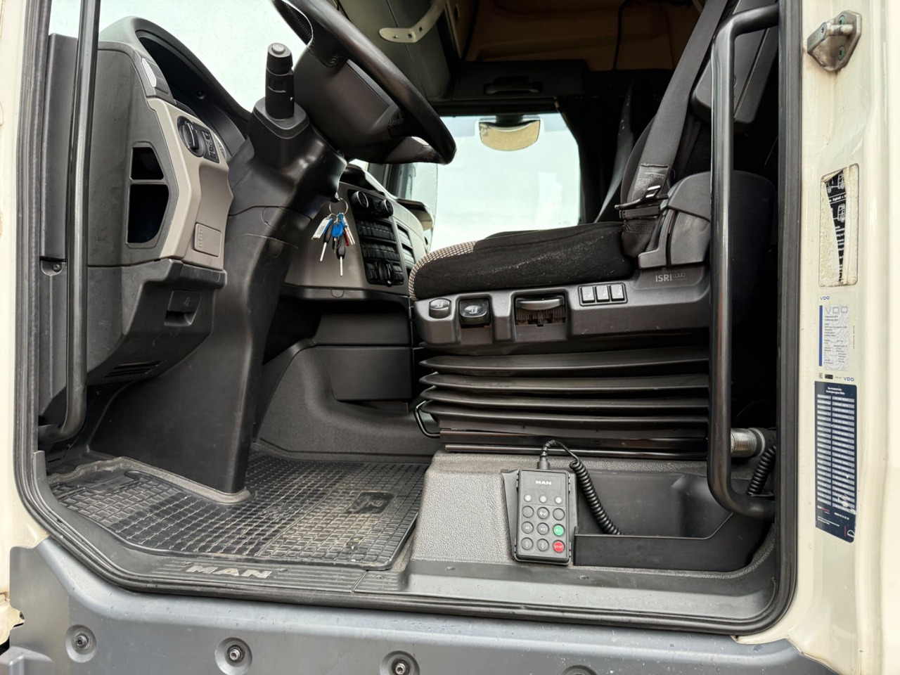 MAN TGX 18.460 - Euro 6- Motorschaden - Hydraulik- - Cabeza tractora: foto 4 MAN TGX 18.460 - Euro 6- Motorschaden - Hydraulik- - Cabeza tractora: foto 4