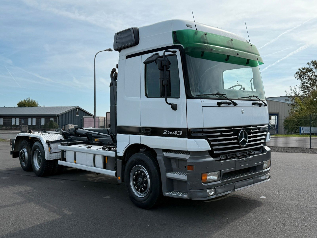 Mercedes-Benz Actros 2543 6x2 Klima + Kupplung - Camión multibasculante: foto 4 Mercedes-Benz Actros 2543 6x2 Klima + Kupplung - Camión multibasculante: foto 4